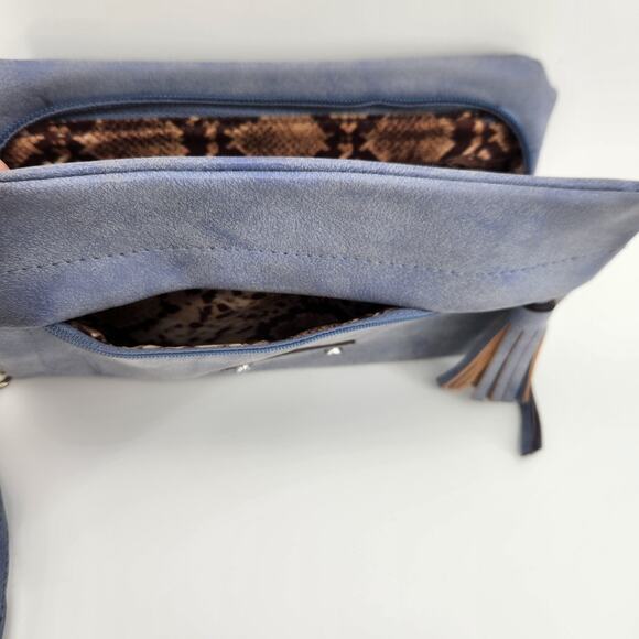 Nicole Miller NY - Wristlet Wallet- Blue with Tassel- Multi-Compartment - Picture 6 of 9